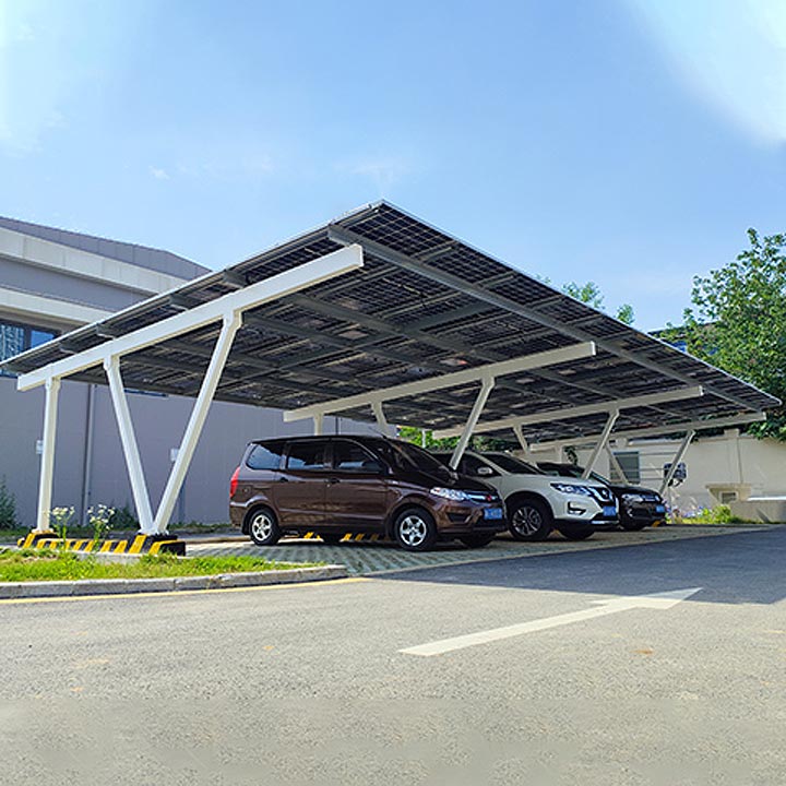 Saulės automobilių stovėjimo aikštelė