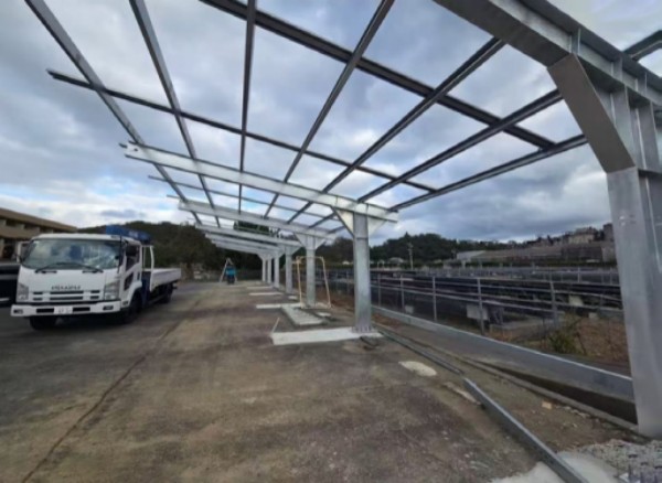 „Garbės energija“: iš naujo apibrėžiamos begalinės saulės energijos stogų galimybės